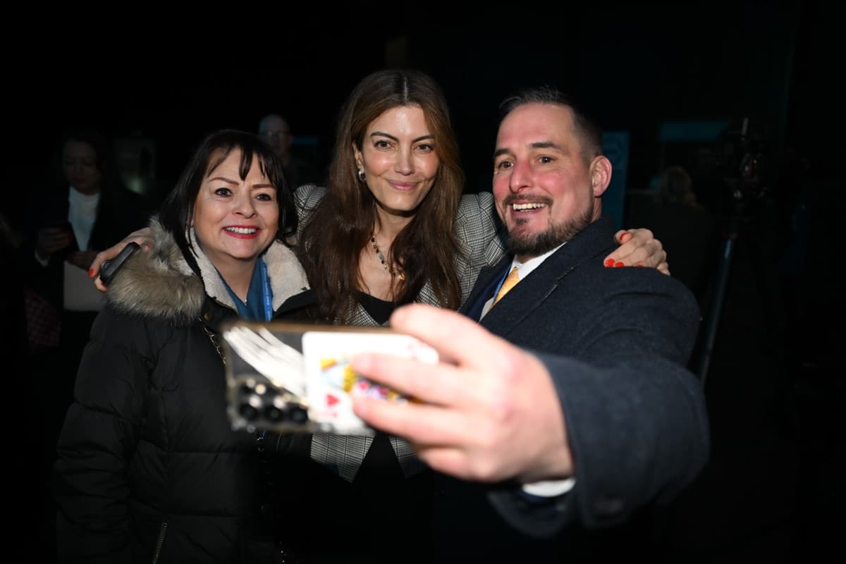 Laila taking selfie with supporters